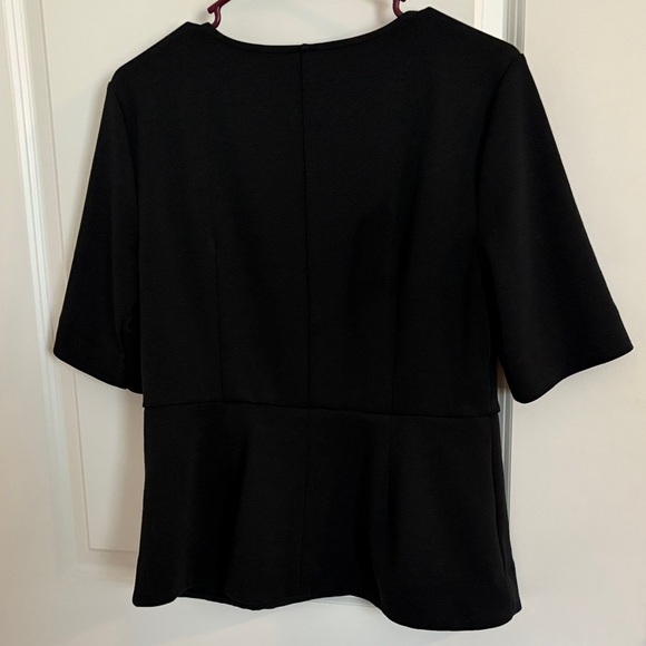 Ann Taylor Black V-Neck Short Sleeve Knit Top Size M - Picture 4 of 4